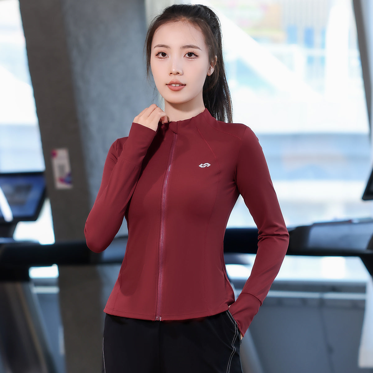 Spring & Fall 2025 New Arrival Sports Outwear Women's Back Pocket Yoga Jacket Silm Skipping Rope Gym Professional Training Wear